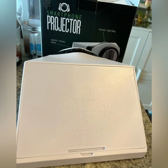 Smartphone Projector - Picture 4 of 8